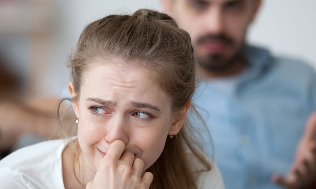 Oameni care se încăpățânează să rămână în relații toxice, să depindă de anumite comportamente sau să-și autosaboteze fericirea sunt, de multe ori, captivi ai propriilor mecanisme de apărare emoțională