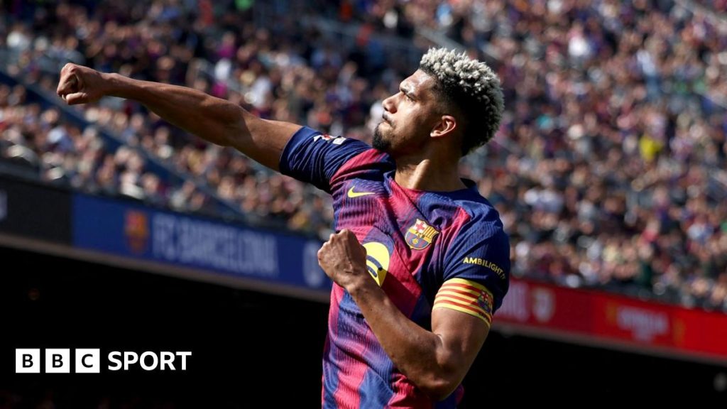 Barcelona își păstrează avansul de șapte puncte în fruntea La Liga după o victorie strânsă împotriva Rayo Vallecano Barcelona a câștigat sâmbătă seara cu scorul de 1-0 în meciul disputat pe teren propriu împotriva echipei Rayo Vallecano, ceea ce le-a permis să se distanțeze la șapte puncte în fruntea clasamentului La Liga
