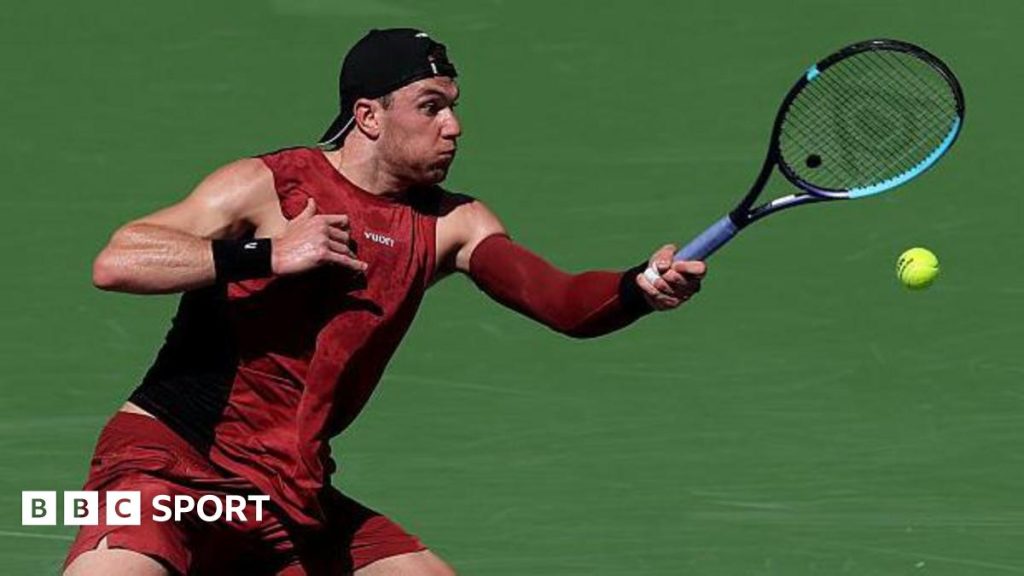 Draper îl învinge pe Cerundolo și se pregătește de un meci trepidant cu Djokovic la Wimbledon Jamie Draper a reușit o performanță remarcabilă în turul secund al turneului de la Wimbledon, după ce l-a învins pe argentinianul Juan Cerundolo, în ciuda unei lupte aprige în setul secund