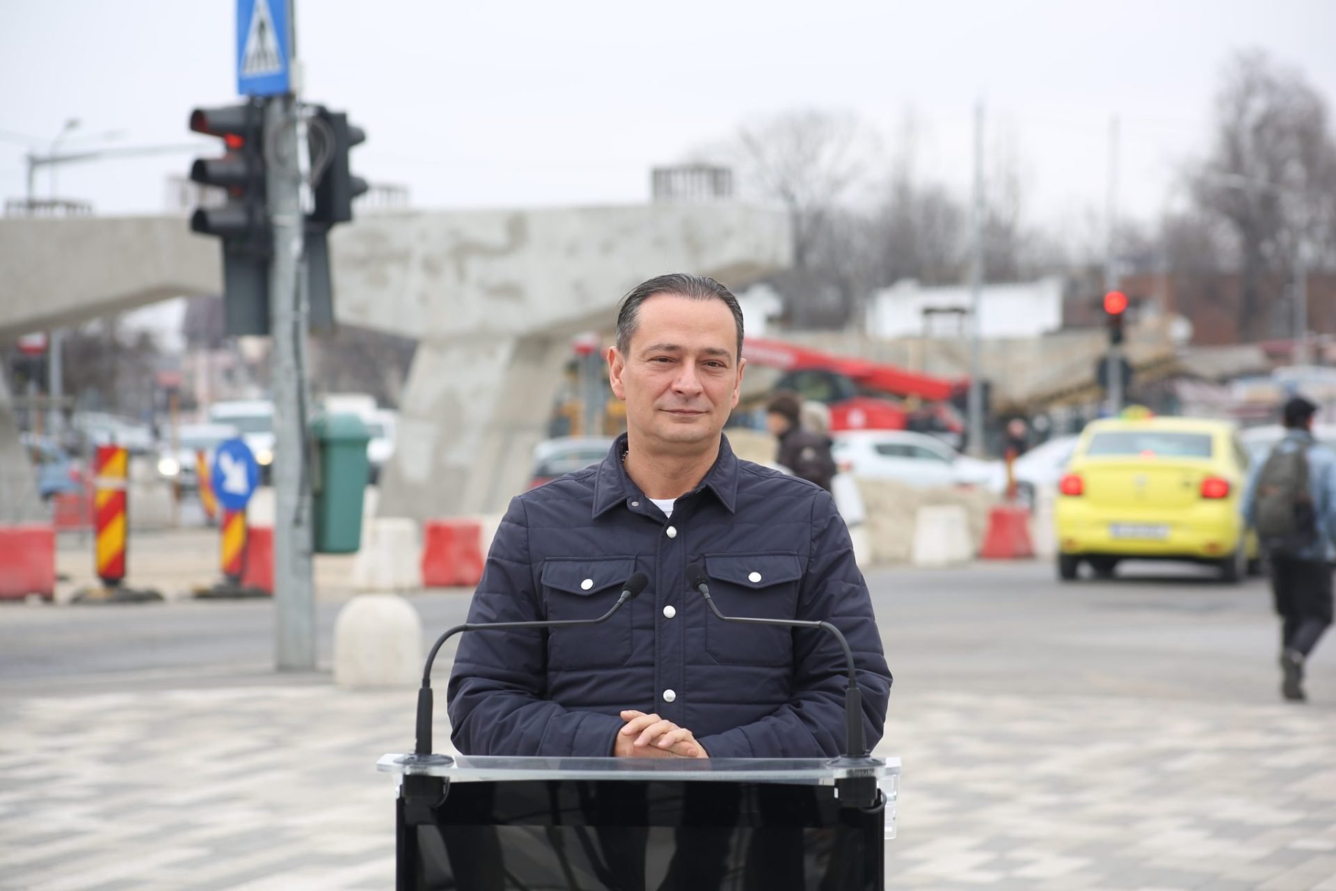 Primăria Sectorului 4 a lansat oficial începutul montajului tablierului metalic pentru pasajul de la Apărătorii Patriei, într-o conferință de presă organizată sâmbătă, 14 martie