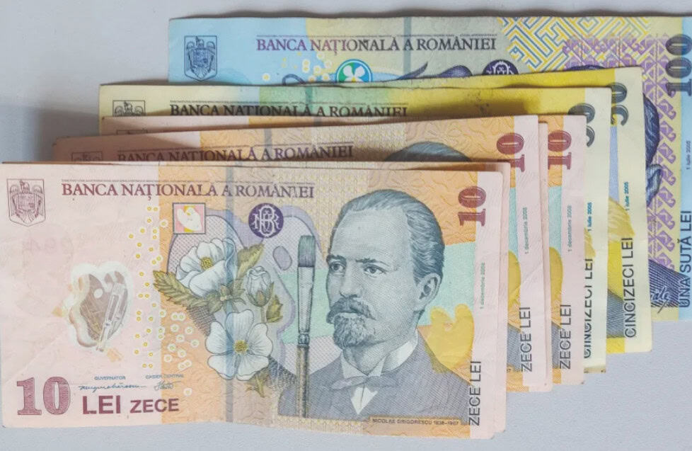 România se confruntă în aceste zile cu o presiune fără precedent pe piețele financiare, manifestată prin ieșiri masive de capitaluri și o creștere semnificativă a randamentelor obligațiunilor de stat