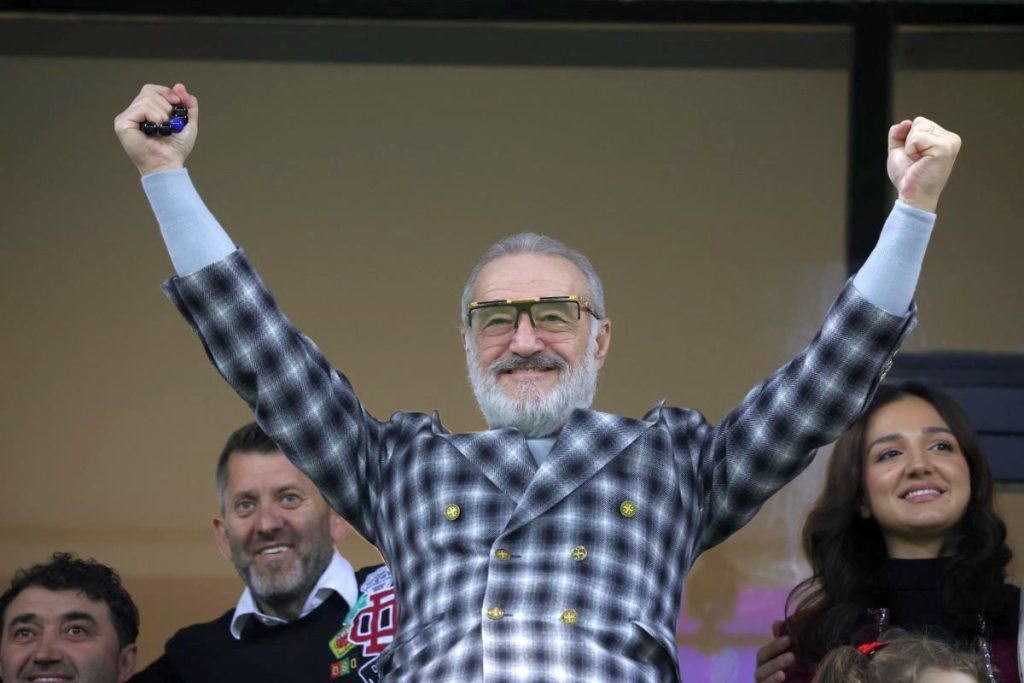 Gigi Becali pregătește din mers majorarea lotului de vedete la FCSB, fiind aproape de a transfera pe Andrei Ivan, atacantul free agent al echipei Panserraikos
