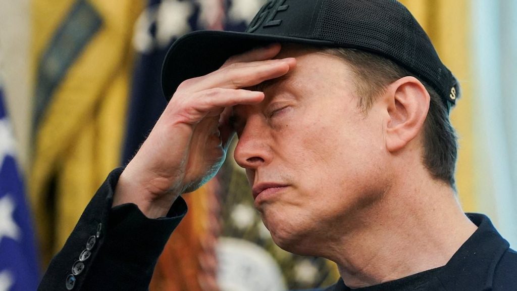 Platforma X, sub conducerea lui Elon Musk, a decis să limiteze implicit răspândirea conținutului fals legat de conflictele armate, măsură venită în contextul invaziei și tensiunilor din regiune