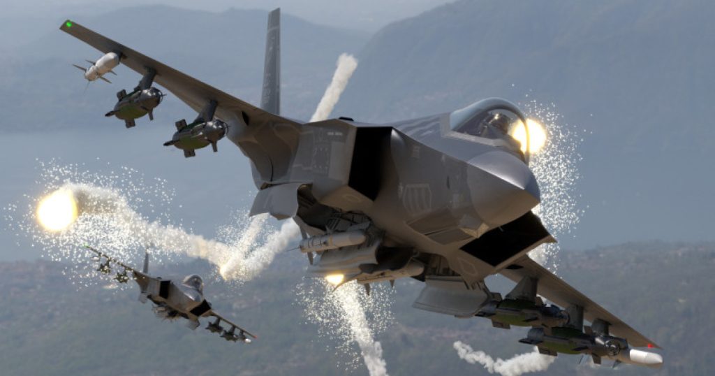Un avion de vânătoare american F-35 a fost nevoit să execute o aterizare de urgență pe o bază din Orientul Mijlociu, după ce a fost lovit aparent de un tir provenit din Iran, potrivit unor informații oficiale și imaginilor publicate ulterior de Garda Revoluționară Islamică din Iran (IRGC)