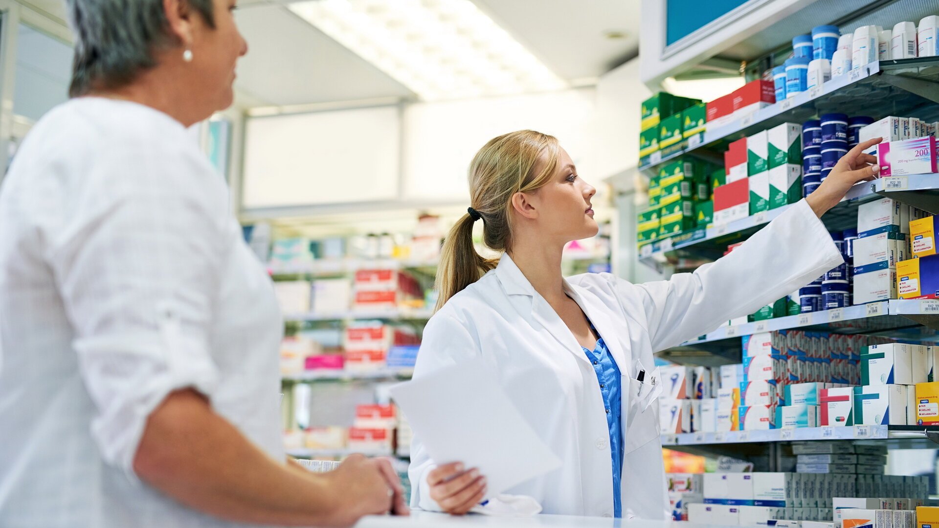 Creșterea prețurilor la medicamente devine o problemă tot mai acută pentru români, mai ales pentru pensionari, care se confruntă cu dificultăți financiare din cauza majorărilor succesive