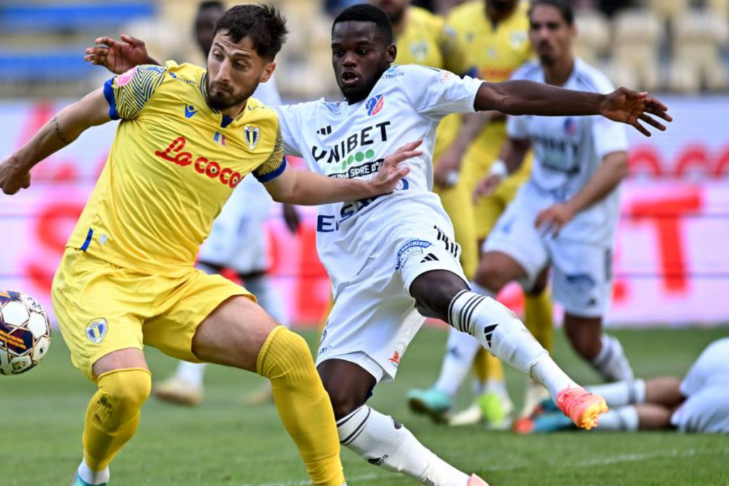 FC Botoșani și Petrolul Ploiești se întâlnesc sâmbătă, la ora 17:00, în cadrul etapei de sâmbătă din Superliga României, într-un duel extrem de important pentru ambele echipe