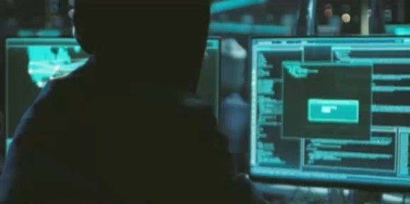 Hackerii au înșelat români folosind metoda “curierul”. Surse și detalii