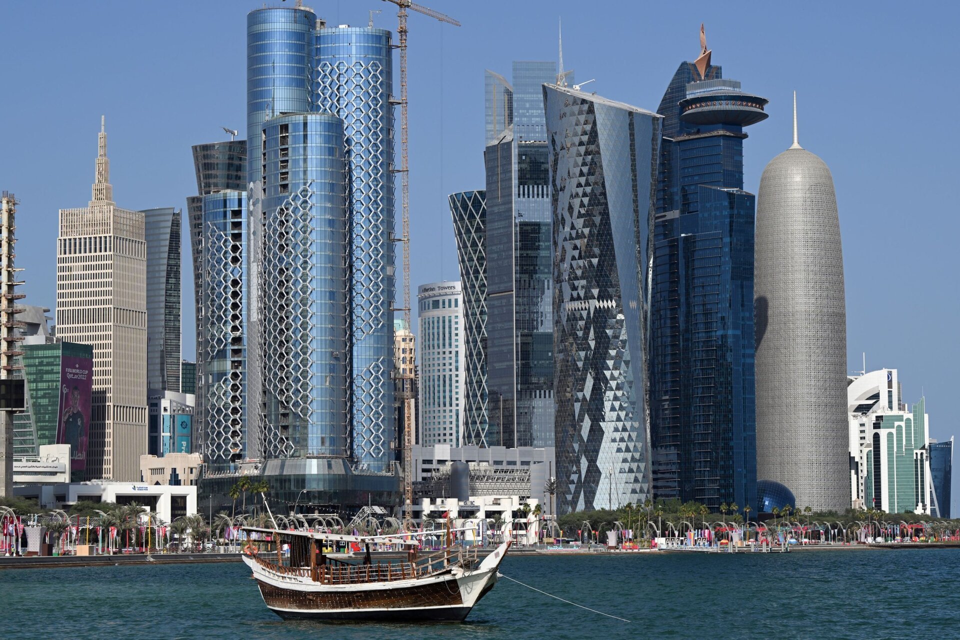 Ministrul Energiei din Qatar avertizează asupra unui scenariu apocalyptic: războiul din Orientul Mijlociu poate destabiliza economia globală și crește prețul petrolului la 150 de dolari/baril