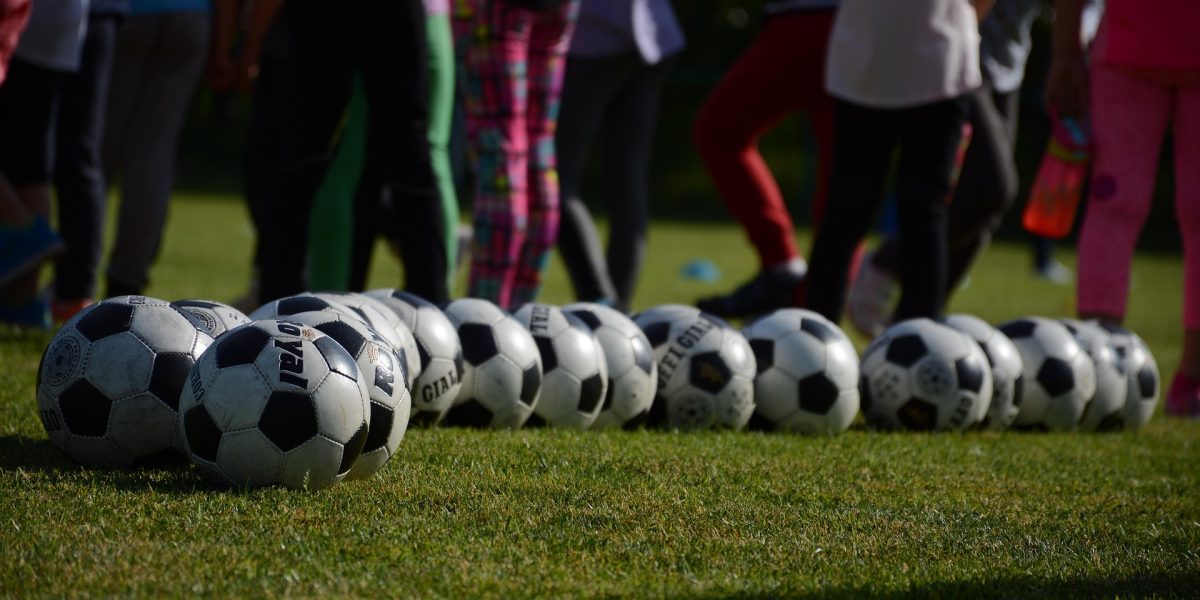 hhorakova-ball-3403073_1920.jpg - StiriAlese