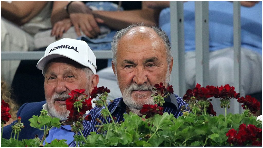 Ilie Năstase, legenda tenisului românesc, a ieșit din tăcere și a vorbit despre tensiunile din prietenia de decenii cu Ion Țiriac, dezvăluind detalii nemaiștiute din culisele relației celor doi foști mari sportivi