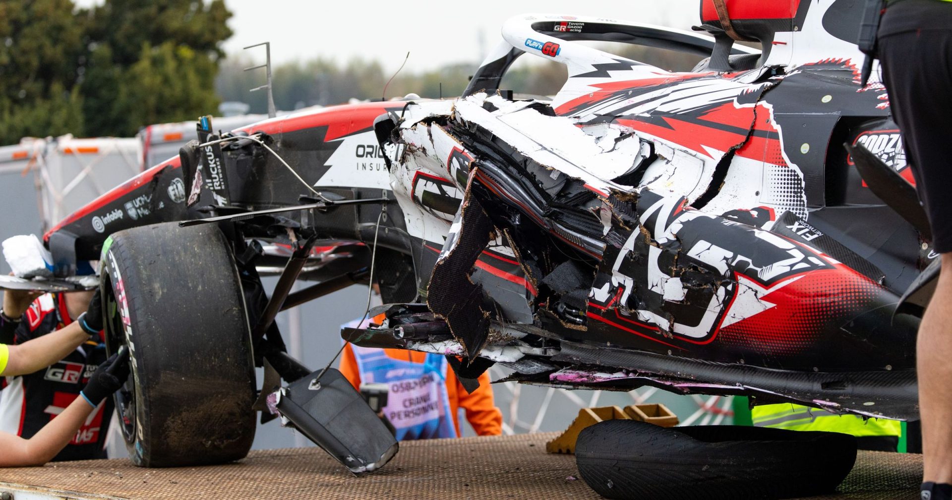 Groaznic accident în timpul Marelui Premiu al Japoniei: Olivier Bearman lovește banda de protecție și declanșează discuții dure despre siguranța în F1 Un moment tensionat a marcat cursa de la Suzuka, după ce tânărul pilot britanic Olivier Bearman a fost protagonista unui accident extrem de grav, care a atras atenția asupra siguranței în cadrul Formulei 1