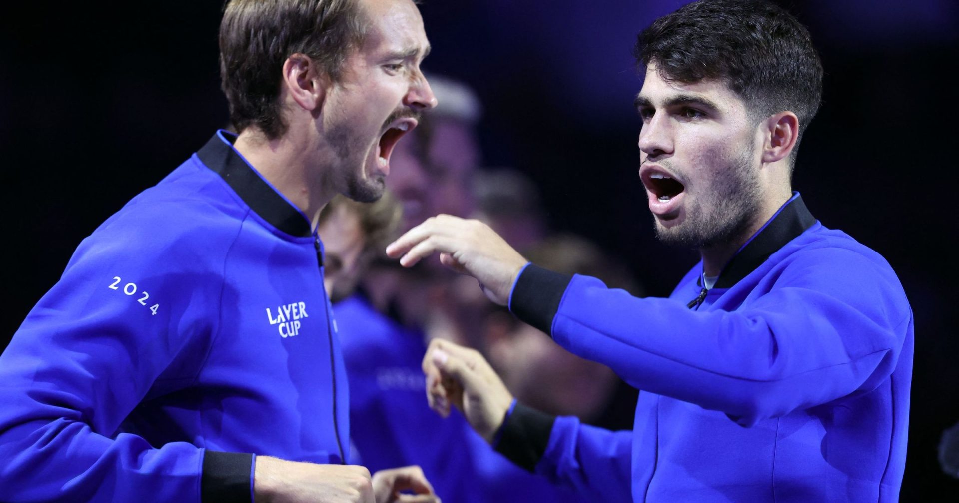 Carlos Alcaraz a câștigat finala Australian Open 2026 într-o finală plină de emoții și spectacol, învingându-l pe Novak Djokovic într-un meci care a rămas în istorie ca unul dintre cele mai dramatice din istoria recentă a tenisului mondial