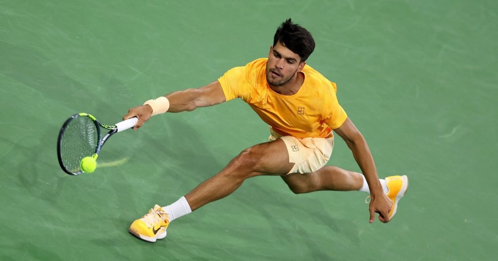 Carlos Alcaraz pățește surpriza la Indian Wells: pierdere în semifinale în fața lui Daniil Medvedev, după un meci palpitant La Indian Wells, începutul sezonului 2026 a fost aproape ideal pentru Carlos Alcaraz, dar și un exemplu clar că nimic nu e sigur în tenisul de înaltă performanță