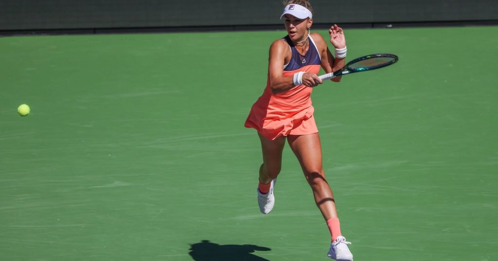 Jaqueline Cristian avansează în turul al doilea la US Open, o premieră pentru tenismena română după o victorie solidă contra Danielle Collins România se bucură de o performanță remarcabilă la cea mai recentă ediție US Open, unde Jaqueline Cristian a progresat în turul 2, obținând prima sa calificare în această fază a turneului de Grand Slam