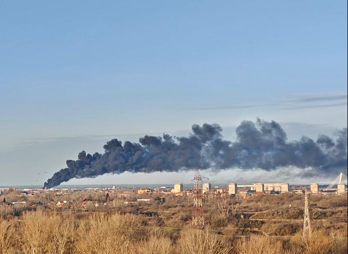 incendiu-arad-fum-dens.jpg - StiriAlese