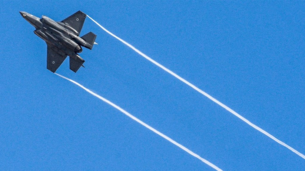 Israel a confirmat recent că, pentru prima dată în conflictul armat, un avion de luptă F-35I „Adir” a reușit să doboare un avion de vânătoare YAK-130 al forțelor aeriene iraniene, într-o operațiune desfășurată în aerul de deasupra Teheranului