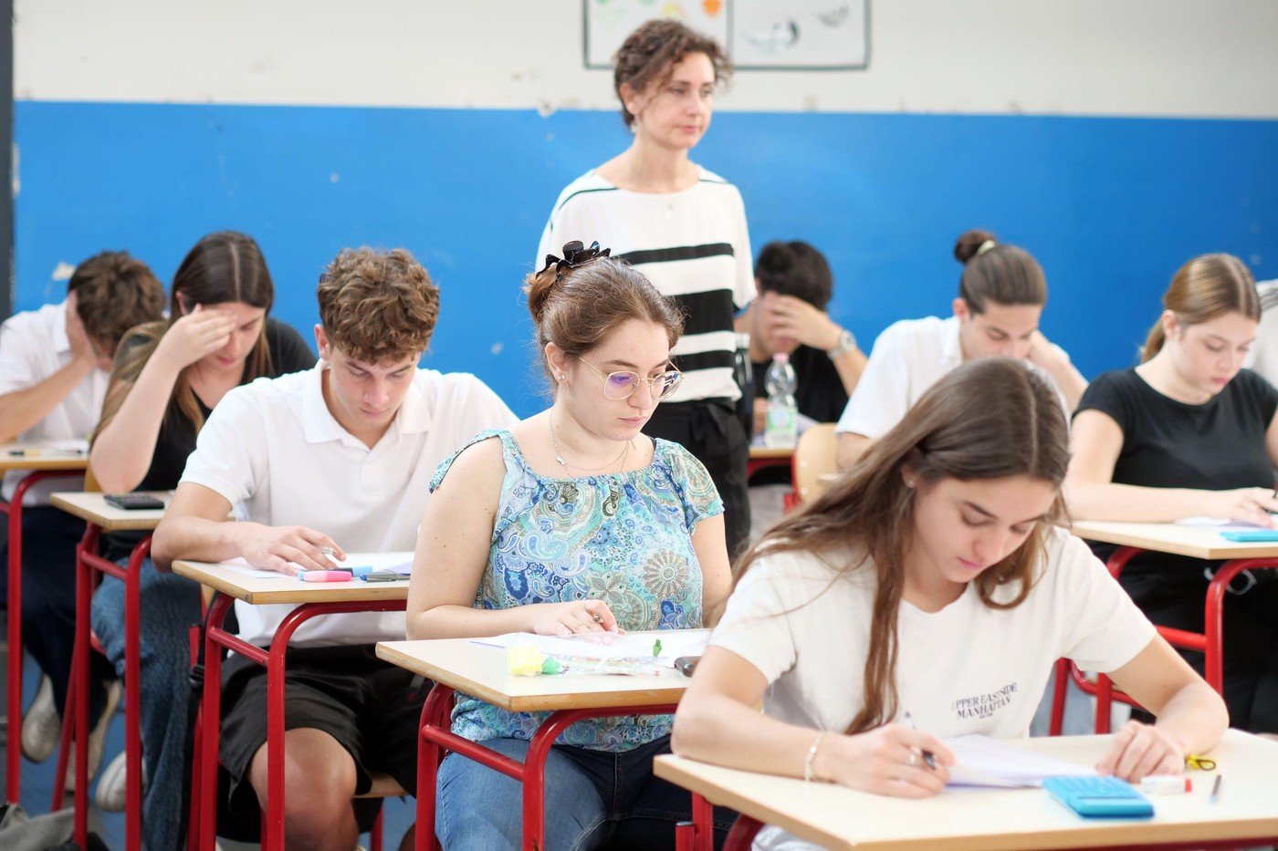 Se cere recunoaștere oficială pentru limba română în sistemul de învățământ din Londra Într-un pas care ar putea redesena peisajul educației pentru comunități diverse din Regatul Unit, propunerea de a introduce limba română în cadrul examenelor GCSE suscită discuții aprinse