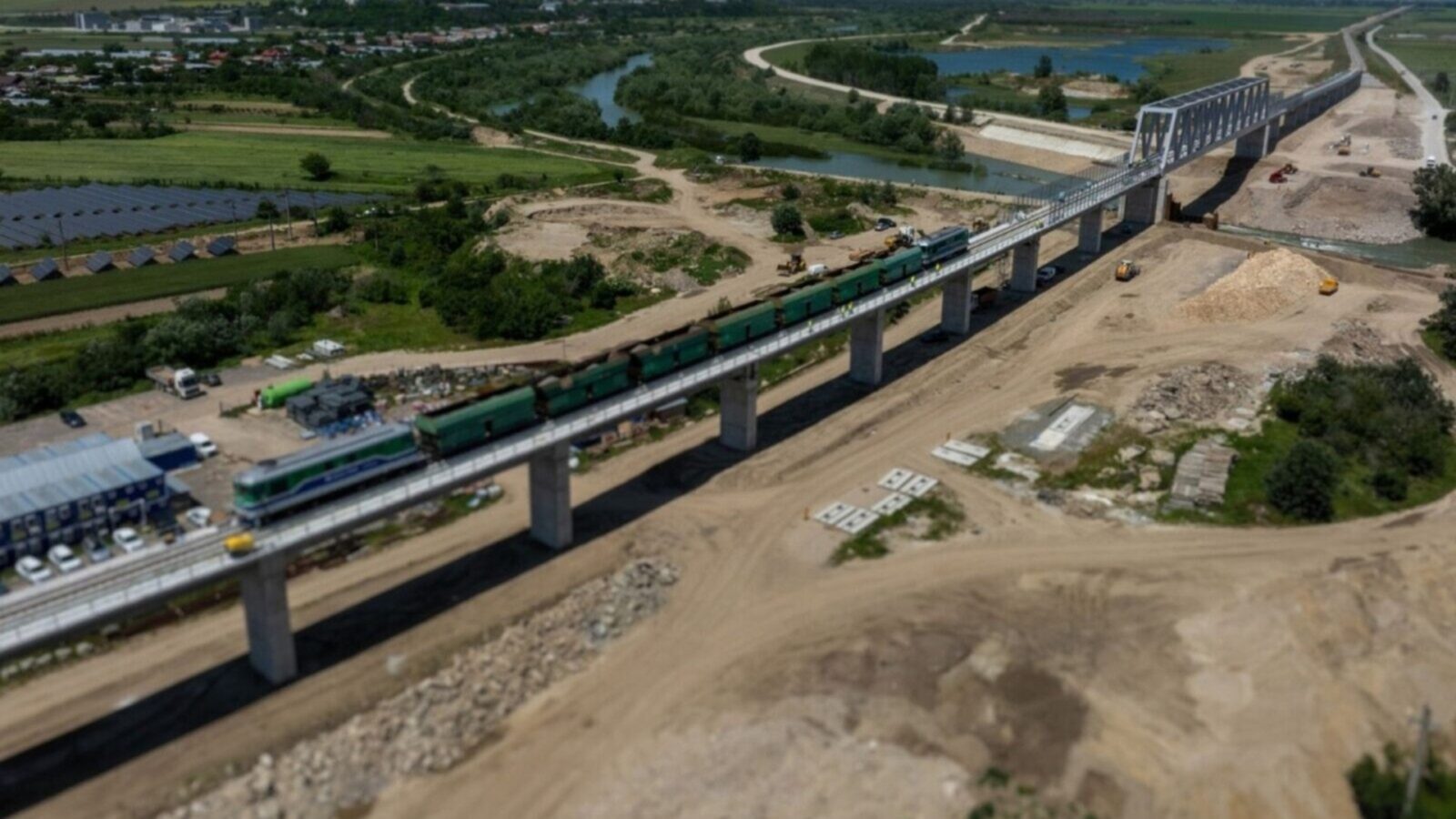 De luni, circulația pe ruta București-Giurgiu devine mai complicată din cauza modernizării căii ferate Începând cu 16 martie, călătorii care optează pentru legătura directă între București și Giurgiu trebuie să se obișnuiască cu modificări semnificative în traficul feroviar