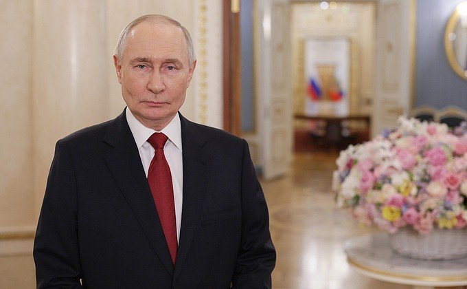 Vladimir Putin le adresează femeilor din Rusia un mesaj de Ziua Internațională a Femeii: recunoaștere, gratitudine și angajament pentru egalitate Președintele Rusiei, Vladimir Putin, a transmis luni un mesaj cu ocazia Zilei Internaționale a Femeii, în care își exprimă aprecierea pentru munca și sacrificiile femeilor din țară, precum și angajamentul statului față de sprijinirea acestora în echilibrarea vieții profesionale și familiale