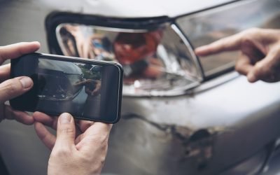 masina-lovita-in-parcare-scaled.jpg - StiriAlese