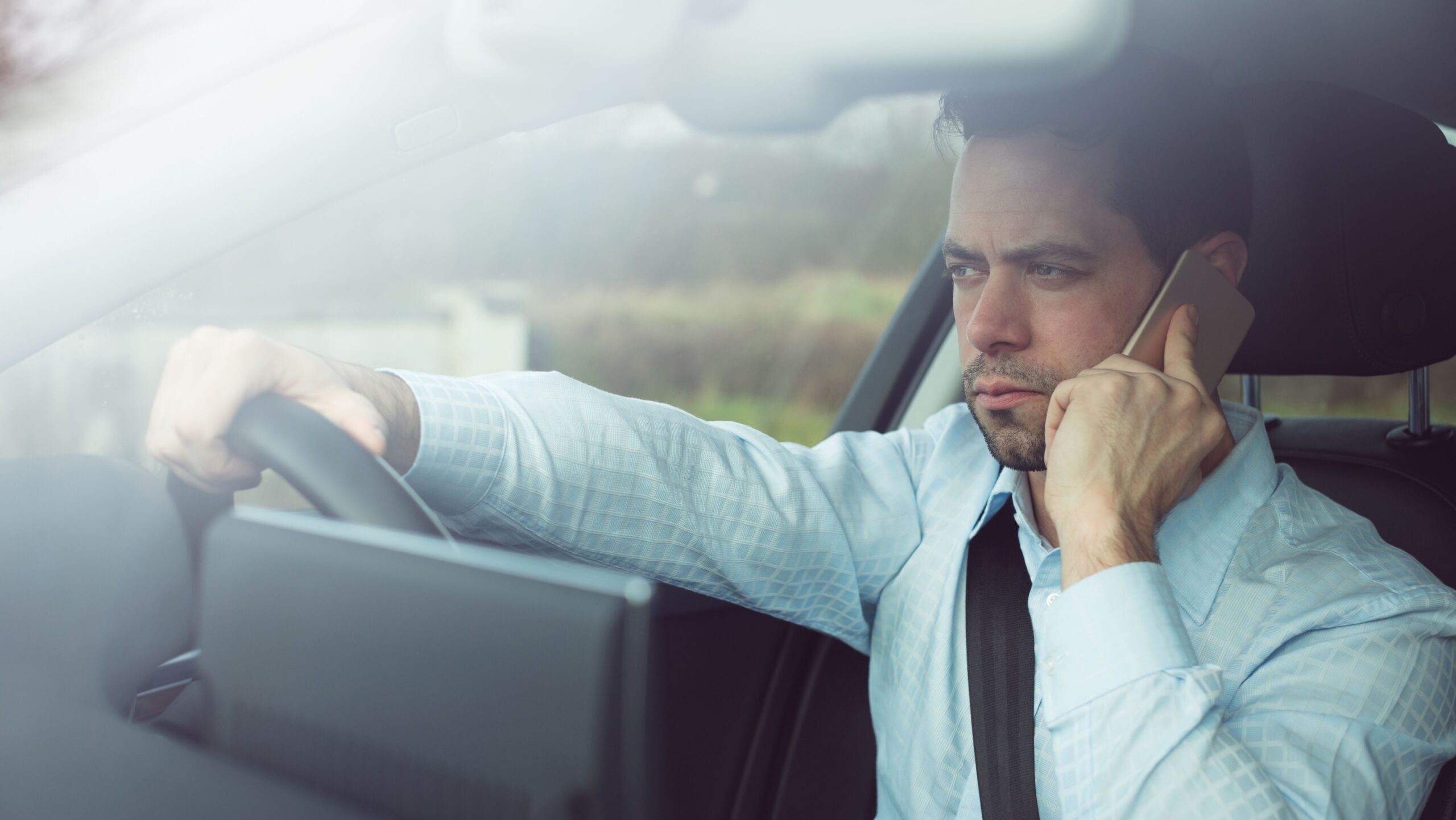 România bad fact: Poliţia a verificat peste 860 de maşini cu volan pe dreapta, într-o acţiune de prevenţie Campanie naţională pentru siguranţa rutieră: peste 860 de automobile cu volan pe dreapta verificate de poliţie într-o singură zi Într-un efort concertat de a preveni accidentele rutiere cauzate de nerespectarea legislaţiei şi de diferite neconcordanţe, Poliţia Română a demarat o amplă operaţiune de control a autovehiculelor cu volan pe dreapta, o practică mai rar întâlnită în ţara noastră, dar cu potenţial de a cauza incidente grave pe şosele