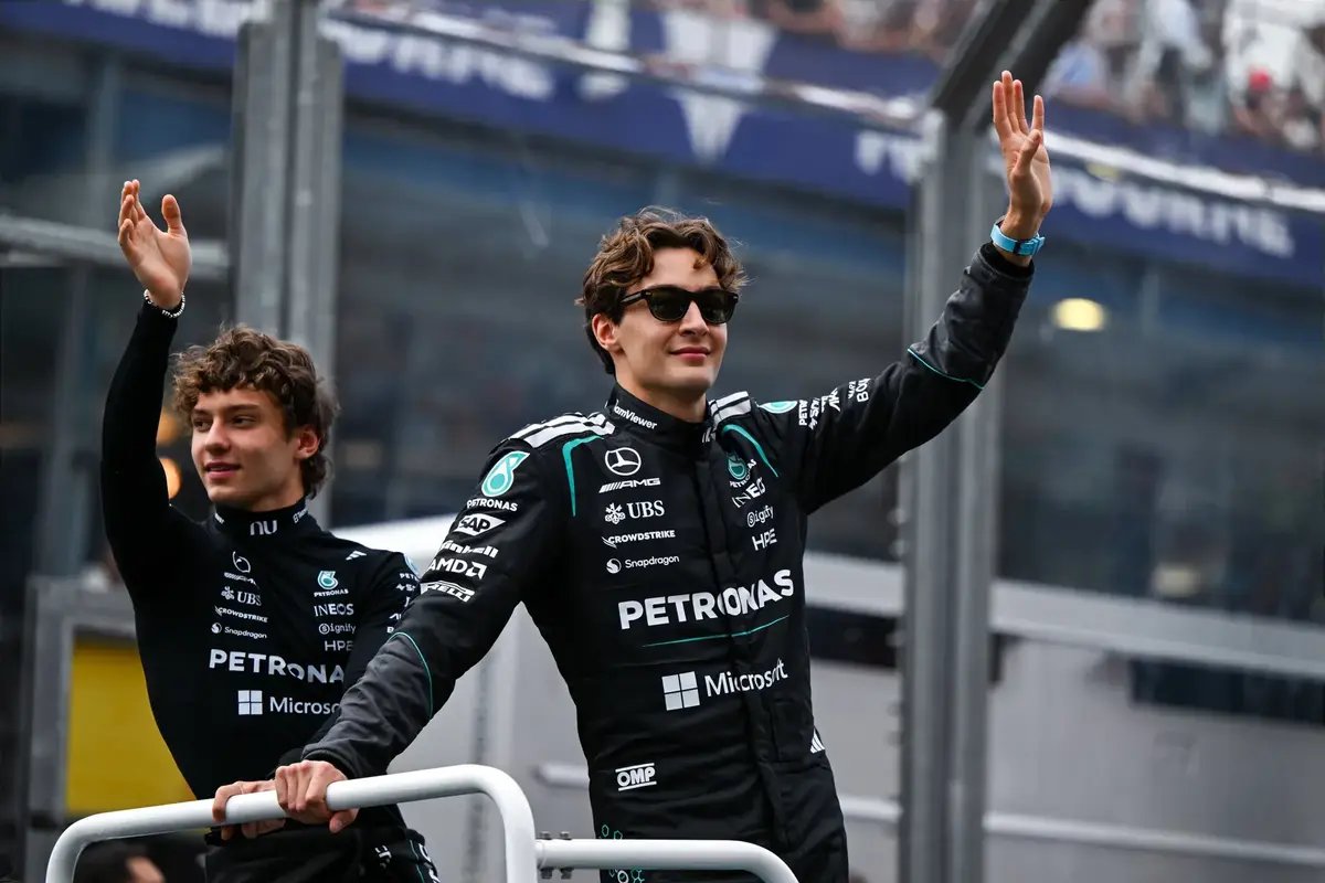 Ralf Schumacher avertizează: Mercedes trebuie să-și ridice nivelul după un start promițător în Australia După un debut de sezon de zile mari, cu un 1-2 clar al echipelor Mercedes la Marele Premiu al Australiei, fostul pilot de Formula 1 Ralf Schumacher atrage atenția asupra faptului că echipa de la Brackley trebuie să facă mai mult pentru a ajunge la nivelul de performanță dorit