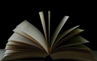 Mii de autori lansează cărți „goale” ca protest împotriva folosirii ilegale a operelor lor de AI