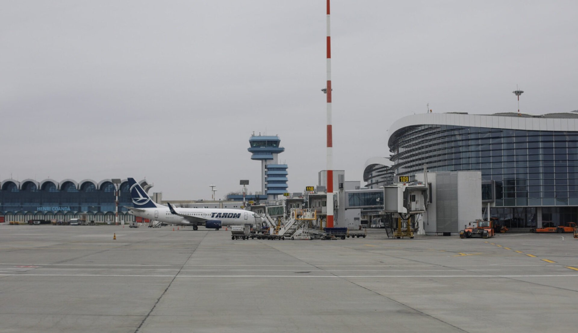 Noua etapă a modernizării Aeroportului Internațional „Henri Coandă” Otopeni a fost oficial lansată, în ciuda unui proces de licitație amplu, în care 12 companii internaționale și-au manifestat interesul pentru contractul de modernizare a Pistei nr