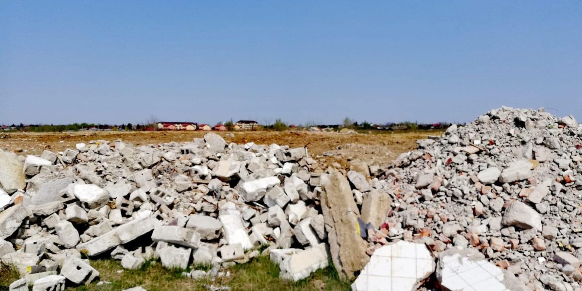 Primăria din Arad depistată cu depozitare ilegală de sute de tone de deșeuri și resturi de demolare**