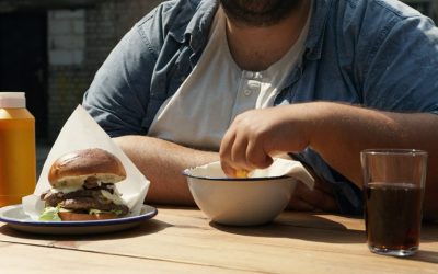 Cluj-Napoca se alătură orașelor din România confruntate cu o problemă alarmantă: creșterea accelerată a cazurilor de obezitate în rândul tinerilor, un fenomen care a atins proporții îngrijorătoare în ultimii ani