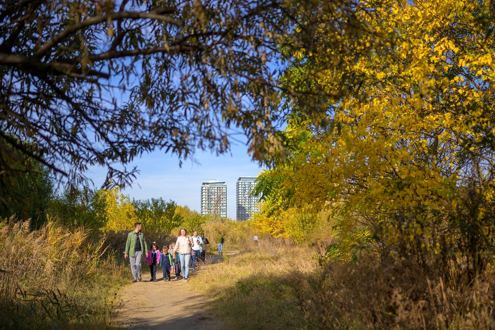 Săptămâna Verde devine un prilej de formare a viitorilor cetățeni responsabili De câțiva ani, educația pentru mediu devine tot mai constrânsă de nevoia acută de conștientizare și acțiune în fața problemelor ecologice cu care se confruntă planeta