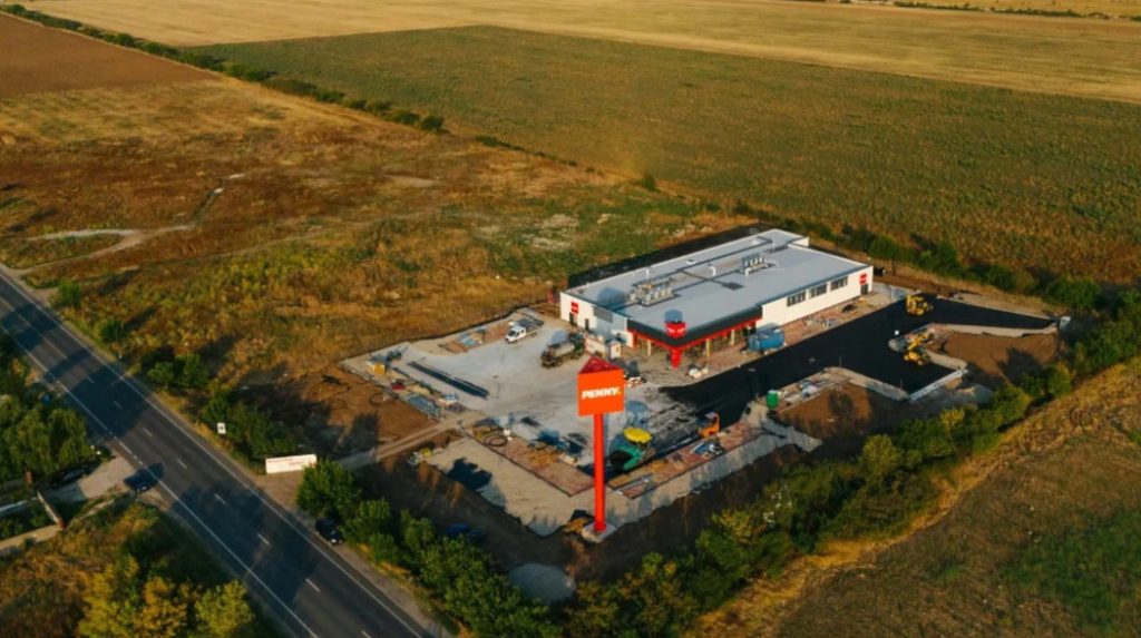 Retailerul german Penny, unul dintre cei mai importanți jucători din piața de retail din România, anunță o strategie ambițioasă de expansiune în zonele rurale
