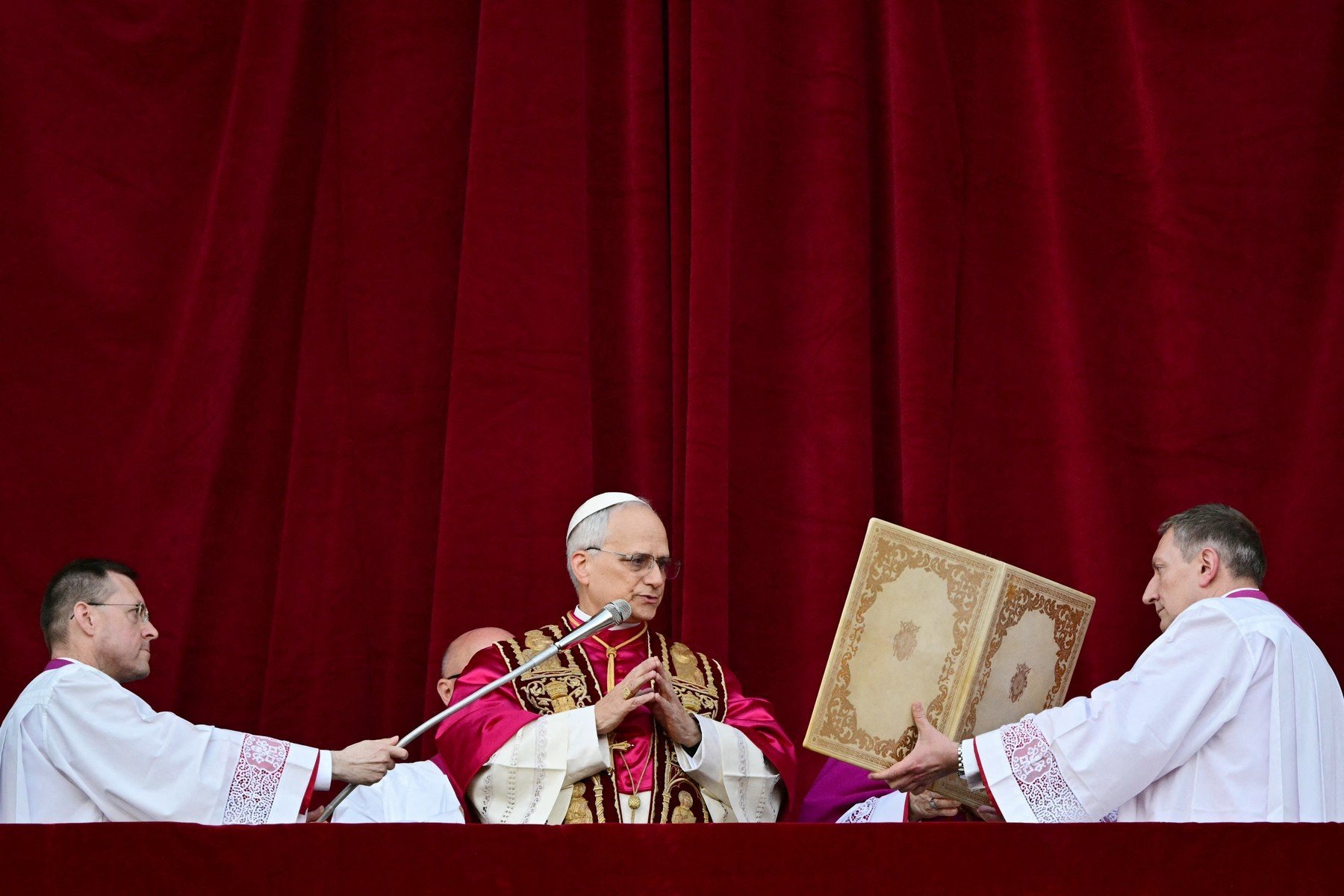 Papa Leon al XIV-lea a acceptat marți demisia episcopului Emanuel Hana Shaleta din episcopia San Diego, după ce autoritățile locale l-au arestat pentru suspiciuni grave de delapidare