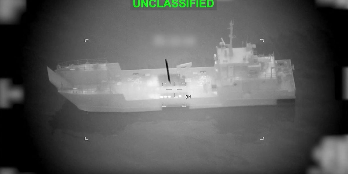 Rachete americane distrug 16 nave iraniene în Strâmtoarea Ormuz (VIDEO)