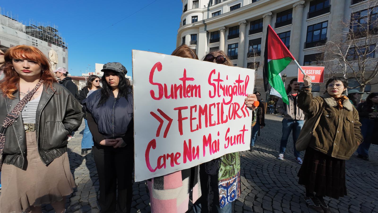 Proteste de 8 Martie în centrul Capitalei: „Nu vrem austeritate!”
