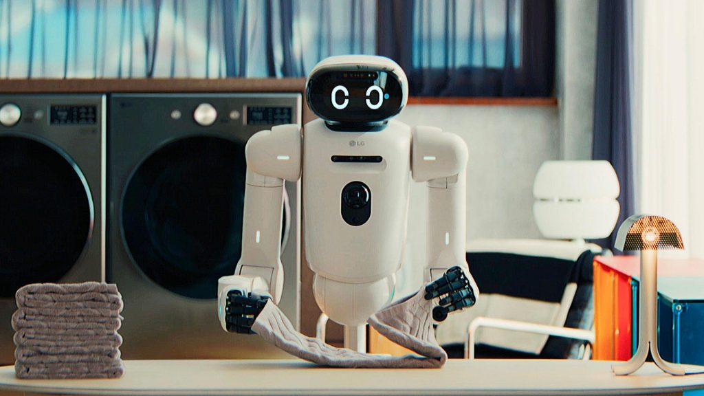 Împăturirea hainelor, o sarcină aparent simplă pentru oameni, reprezintă una dintre cele mai mari provocări ale roboticii moderne