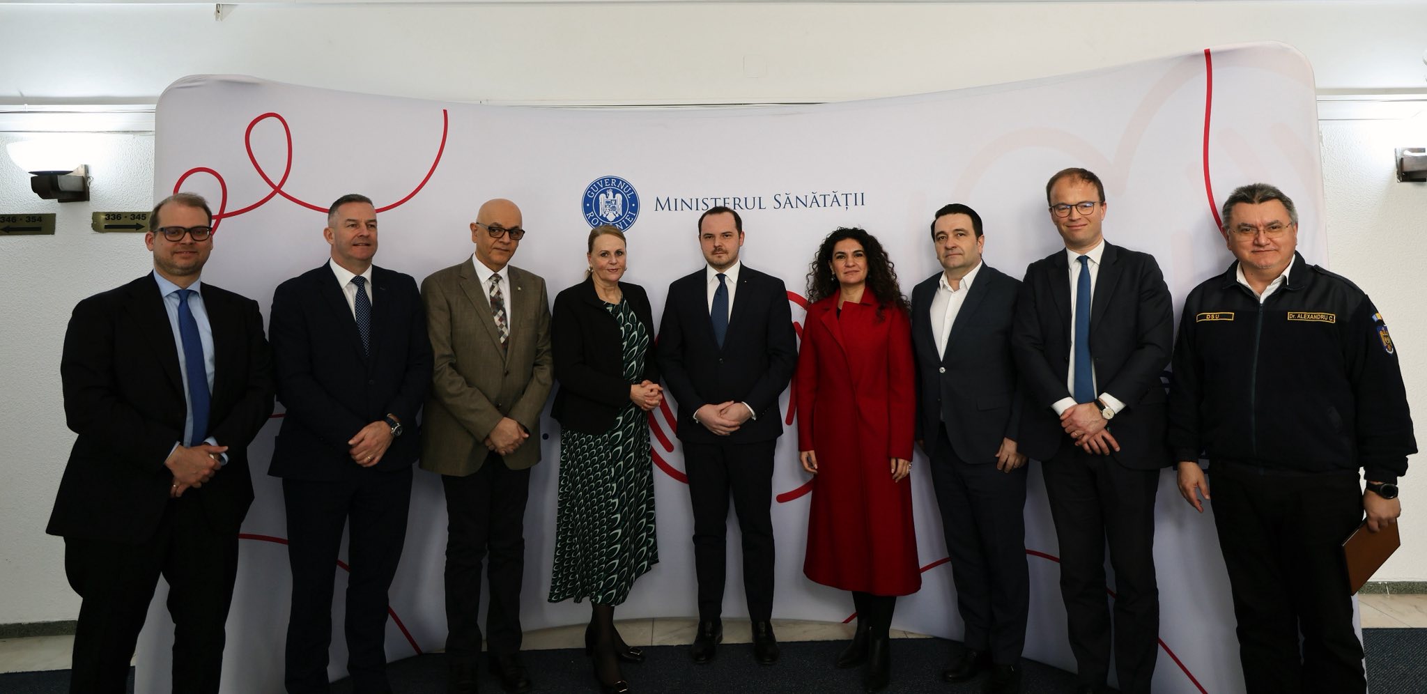 Ministrul Sănătății, Alexandru Rogobete, a avut miercuri o întâlnire crucială cu reprezentanți europeni, reiterând angajamentul ţării noastre de a-și consolida capacitatea de răspuns în situații de criză sanitară și subliniind importanța colaborării la nivel european pentru gestionarea eficientă a situațiilor de urgență