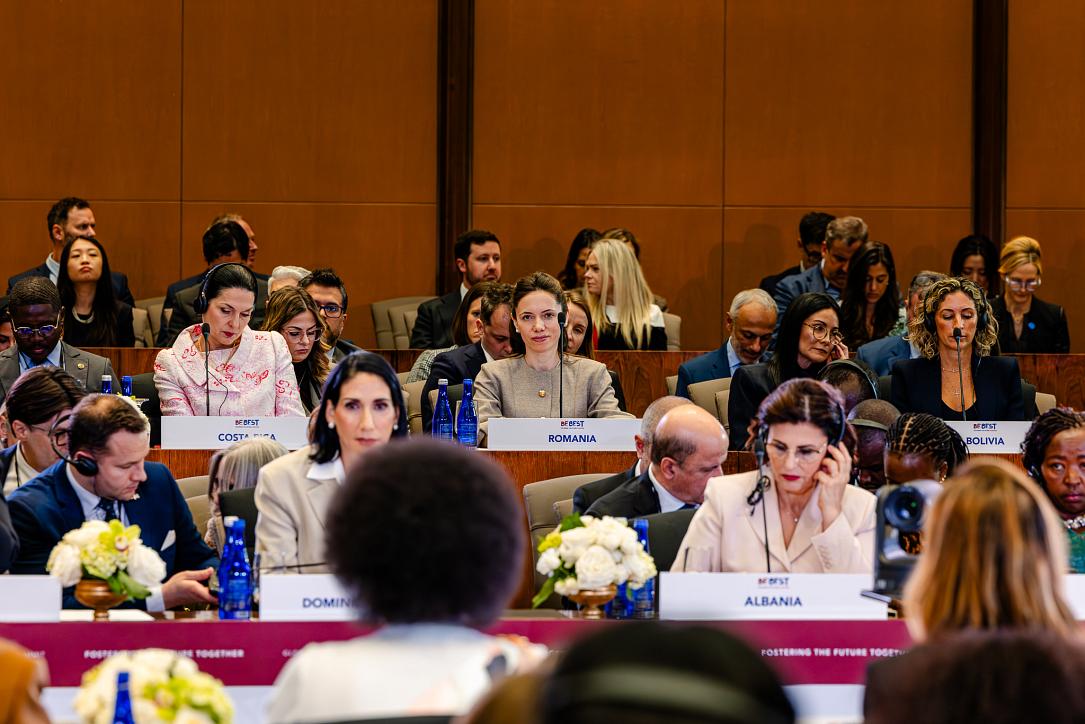 Mirabela Grădinaru, partenera de viață a primarului Nicușor Dan, a reprezentat România la summitul internațional dedicat educației digitale a copiilor, organizat la Washington DC la inițiativa primei doamne a Statelor Unite, Melania Trump