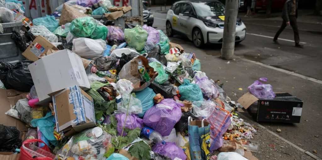 Consiliul Local al Sectorului 1 din București a aprobat, marți, studiul de oportunitate pentru înființarea unei societăți proprii de salubritate, o decizie care a stârnit controverse și discuții aprinse