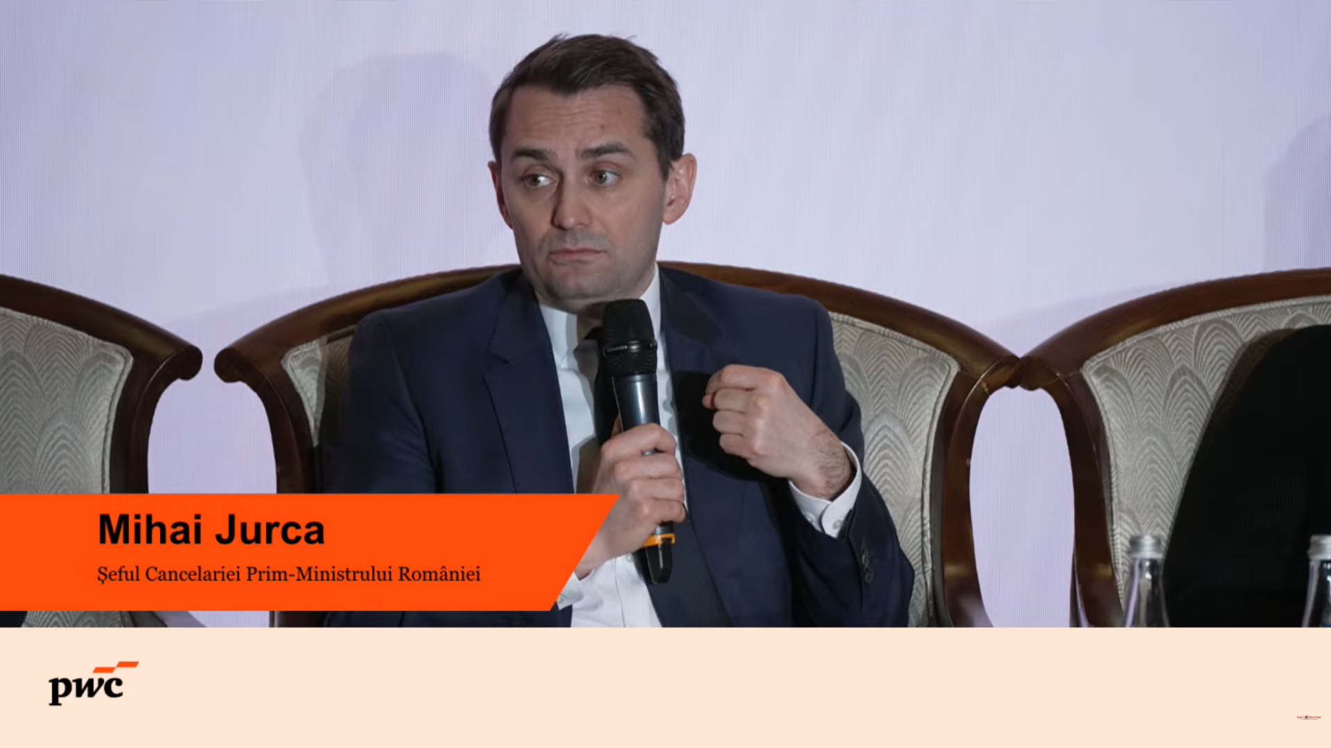 Mihai Jurca: Încrederea în guvern se construiește pe un fundament de consecvență și responsabilitate Într-un climat politic adesea marcat de neînțelegeri și critici, șeful Cancelariei Prim-Ministrului României, Mihai Jurca, susține că încrederea publicului este un proces delicat, construit în timp, și nu un artificiu de moment