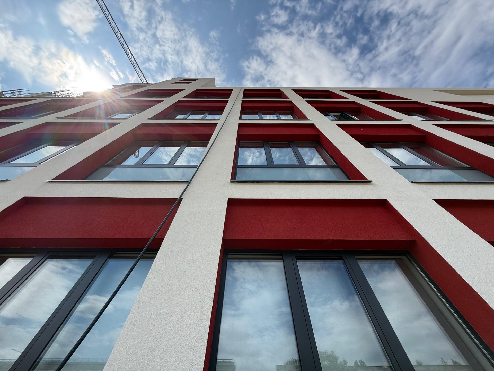 Bugetul alocat reparațiilor și extinderii școlilor din Sectorul 3 va fi majorat semnificativ, ajungând la peste 66 de milioane de lei, în contextul unor scumpiri ale unor proiecte vechi de infrastructură educațională