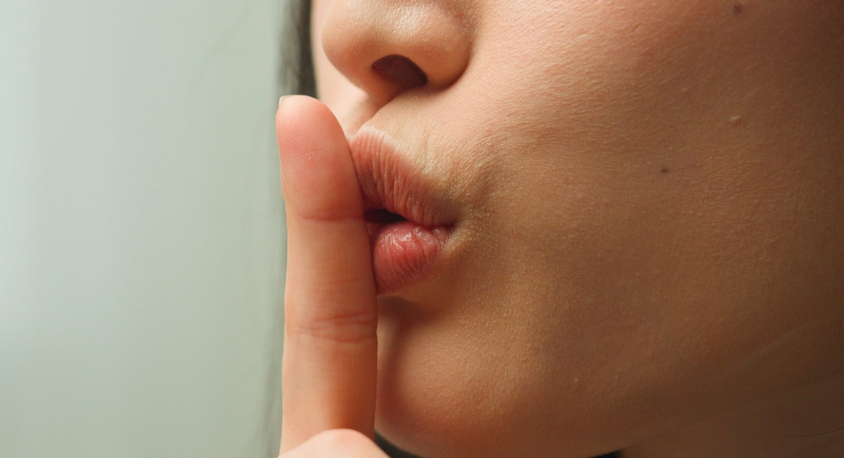 Oamenii ascund, în medie, mai multe secrete decât credem