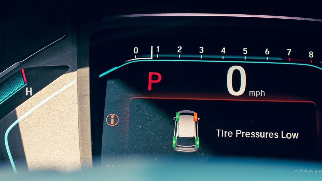 Senzorii de presiune din anvelope, utilizați pentru urmărirea mașinilor, reprezintă o problemă serioasă