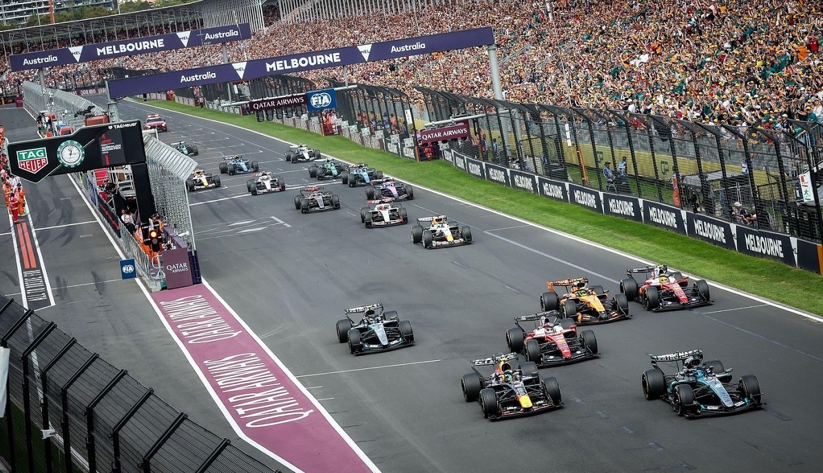 Schimbări în reglementările F1: motoarele electrice și recuperarea energiei devin ancora sezonului 2023 După dezbaterile intense și reacțiile fanilor și piloților, FIA a anunțat intenția de a rescrie regulamentul tehnic al unităților de putere pentru sezonul în curs