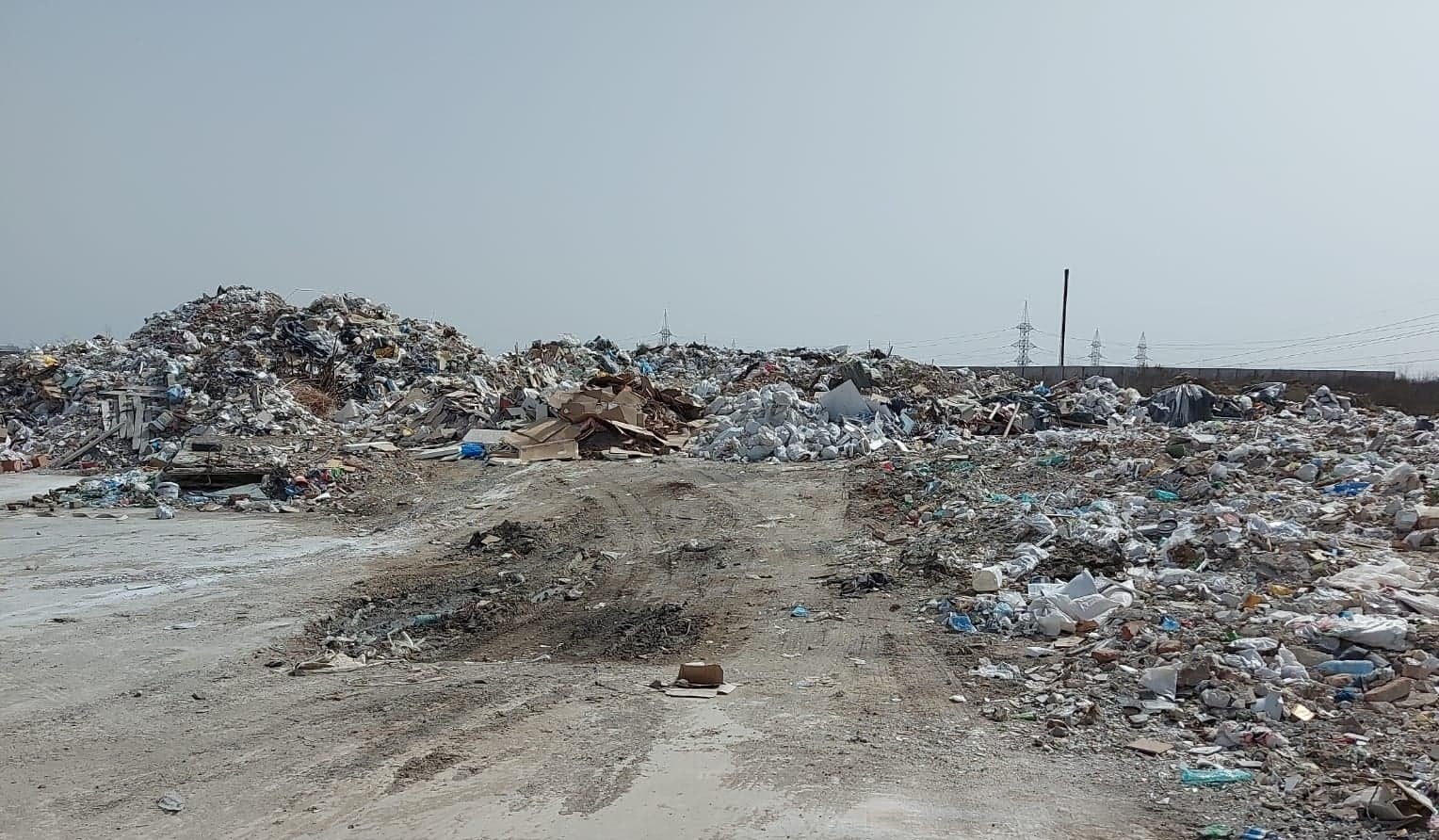 Sectorul 3 al Capitalei se află în fața unui nou pas major în modernizarea infrastructurii de gestionare a deșeurilor, după decizia Consiliului Local de a aloca aproape 30 de milioane de lei pentru societatea controlată de primarul Robert Negoiță