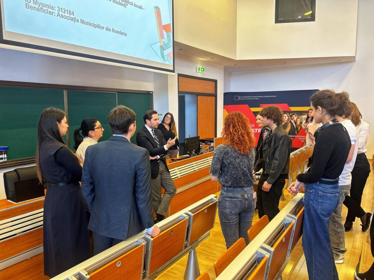 Primăria București își îndeamnă tinerii studenți să aleagă cariera în administrația publică pentru modernizarea orașului Discuție despre viitorul capitalei, despre serviciile publice și despre contribuția tinerilor la dezvoltarea orașului au avut loc recent într-un cadru mai puțin formal, dar cu impact deosebit