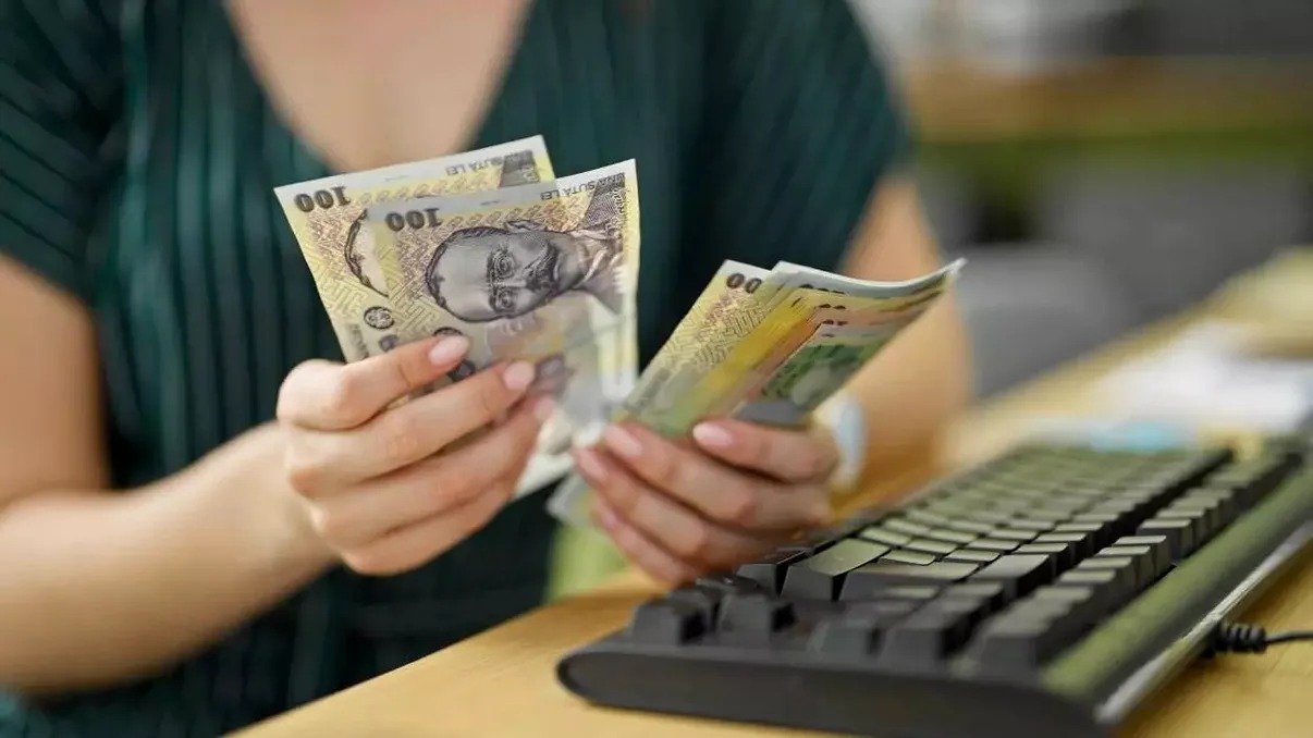 Banca poate decide cât de mult îți poți împrumuta, iar modul în care calculează gradul de îndatorare a fiecărui client este esențial pentru stabilirea limitei maxime a creditului ipotecar sau de consum