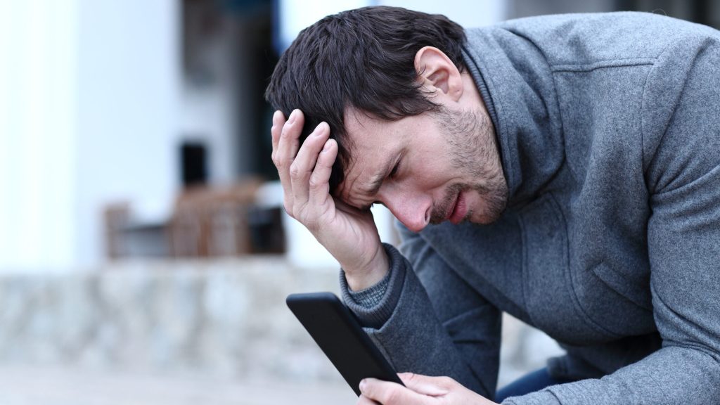 Pericolul ascuns în reclamele online: noua metodă de fraudă “malvertising” pune în pericol datele românilor În era digitală, siguranța online devine din ce în ce mai dificil de asigurat, mai ales odată cu apariția unor tehnici din ce în ce mai sofisticate ale infractorilor cibernetici