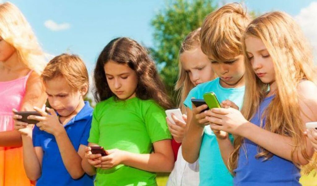 telefon-mobil2-1024x641.jpg - StiriAlese