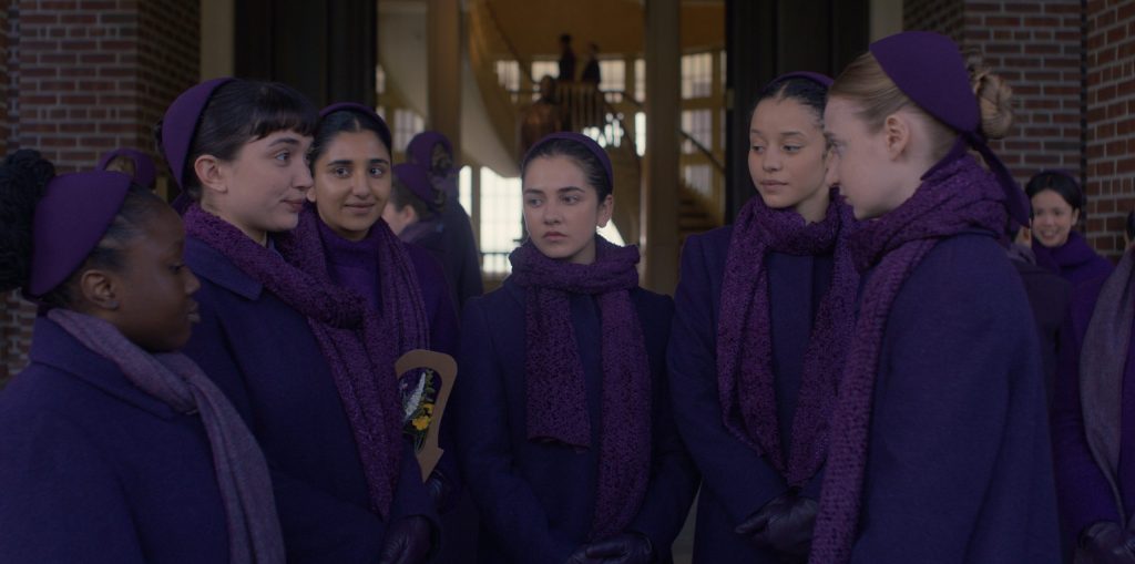 „Testamentele” revine pe scena serialelor distopice cu o perspectivă maturizantă și o conexiune directă la universul creat de Margaret Atwood Disney+ pregătește o întorsătură spectaculoasă în universul distopic al „Poveștii slujitoarei”